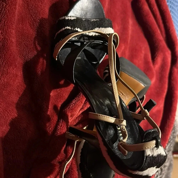 Gucci Pony hair printed stilettos  heels sandals Sz 10 - Picture 16 of 17